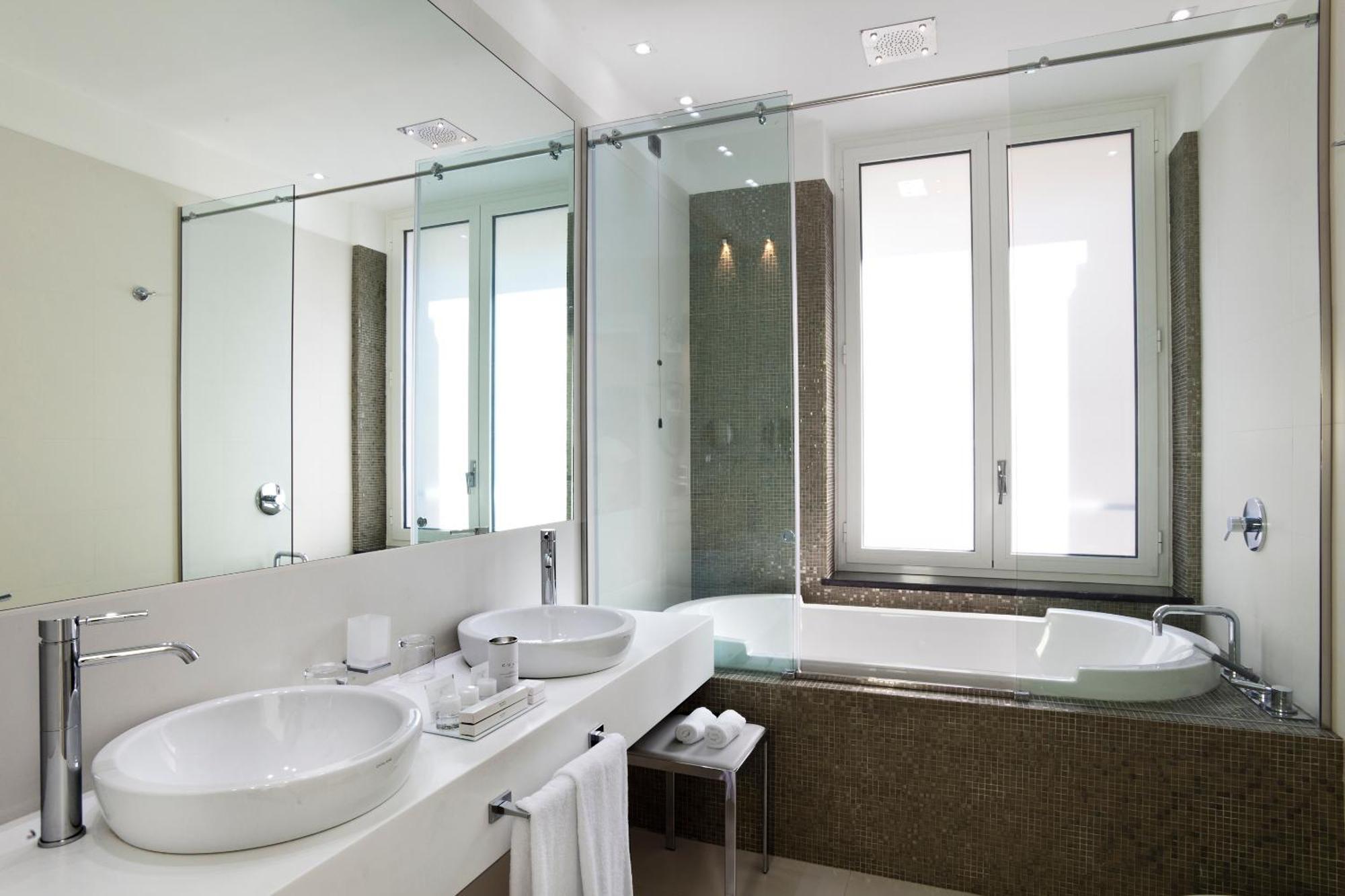 Suite mit Kingsize-Bett und Zugang zum Spa